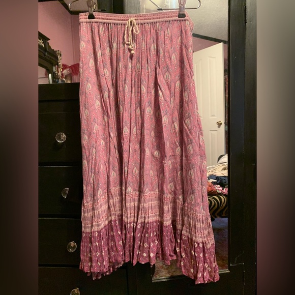 Spell and the Gypsy Oracle Set in Blush - Picture 5 of 10